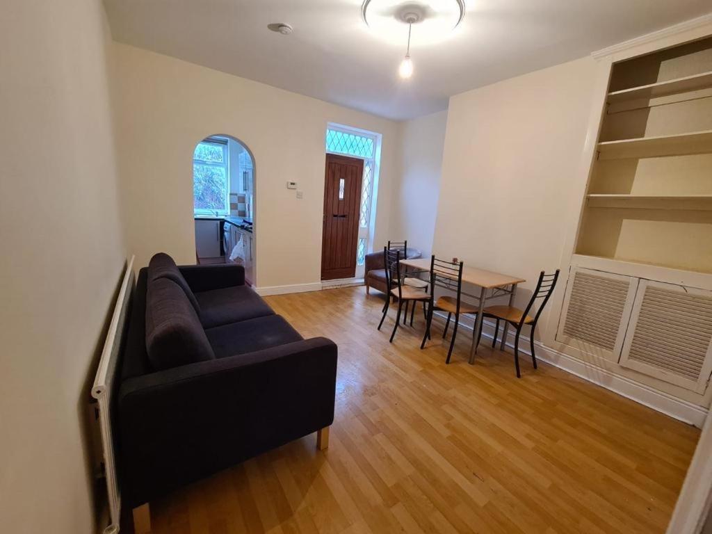 Budget Double En-Suite Bedroom Sheffield Ngoại thất bức ảnh